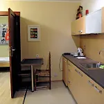Korona Hostel *